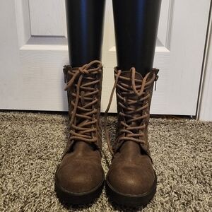 Dollhouse Women's Quilted Pattern Vombat Boots Lace Up, Brown